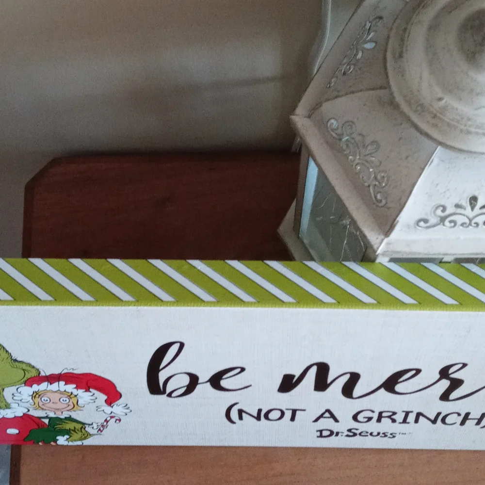 Grinch and Cindy Lou wood decor